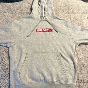 Gray Nike hoodie/sweatshirt